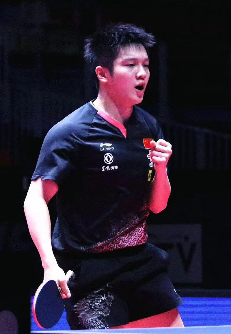 虎扑-Ning回归赛场，逆转首场状态亮眼，巴黎圣日耳曼观众沸腾！的简单介绍