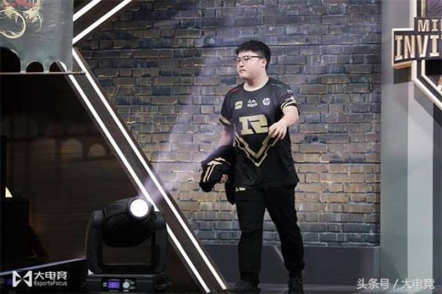 虎扑体育-Karsa爆冷击败美国队，精彩发挥引爆全场！的简单介绍