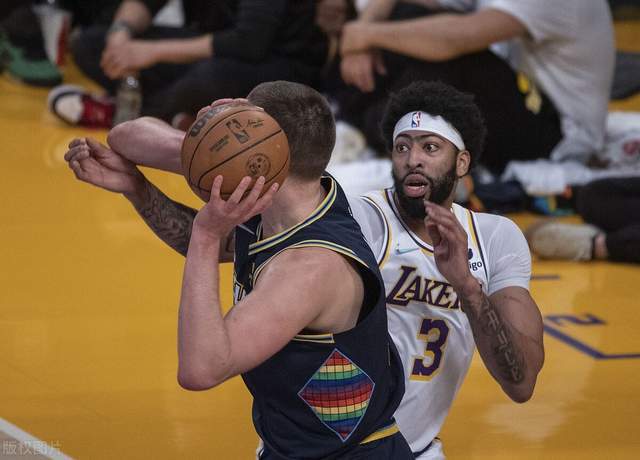 虎扑-浓眉哥关键节点连败，DWG带队取胜！的简单介绍